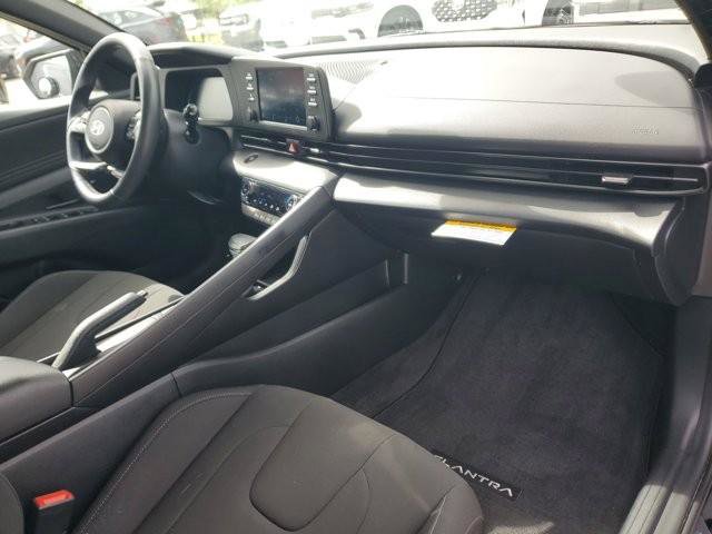 Certified 2025 Hyundai Elantra Sport FWD image 13
