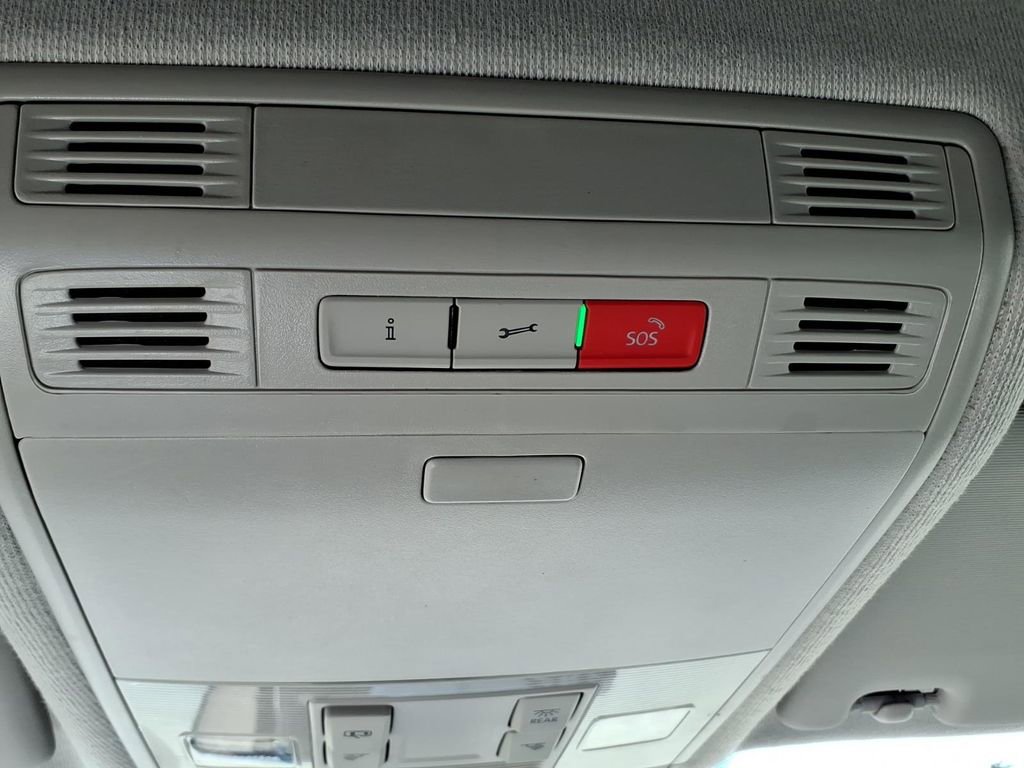 Used 2024 Volkswagen Tiguan Wolfsburg Edition image 25