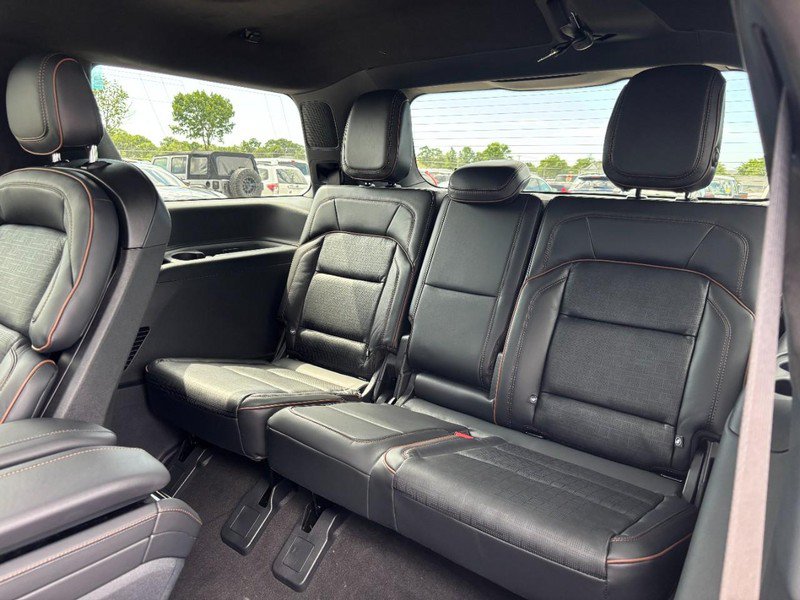 New 2026 Lincoln Navigator Black Label AWD/4WD image 8