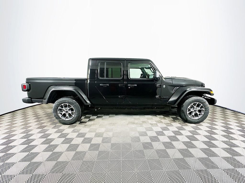 New 2026 Jeep Gladiator Sport AWD/4WD image 11