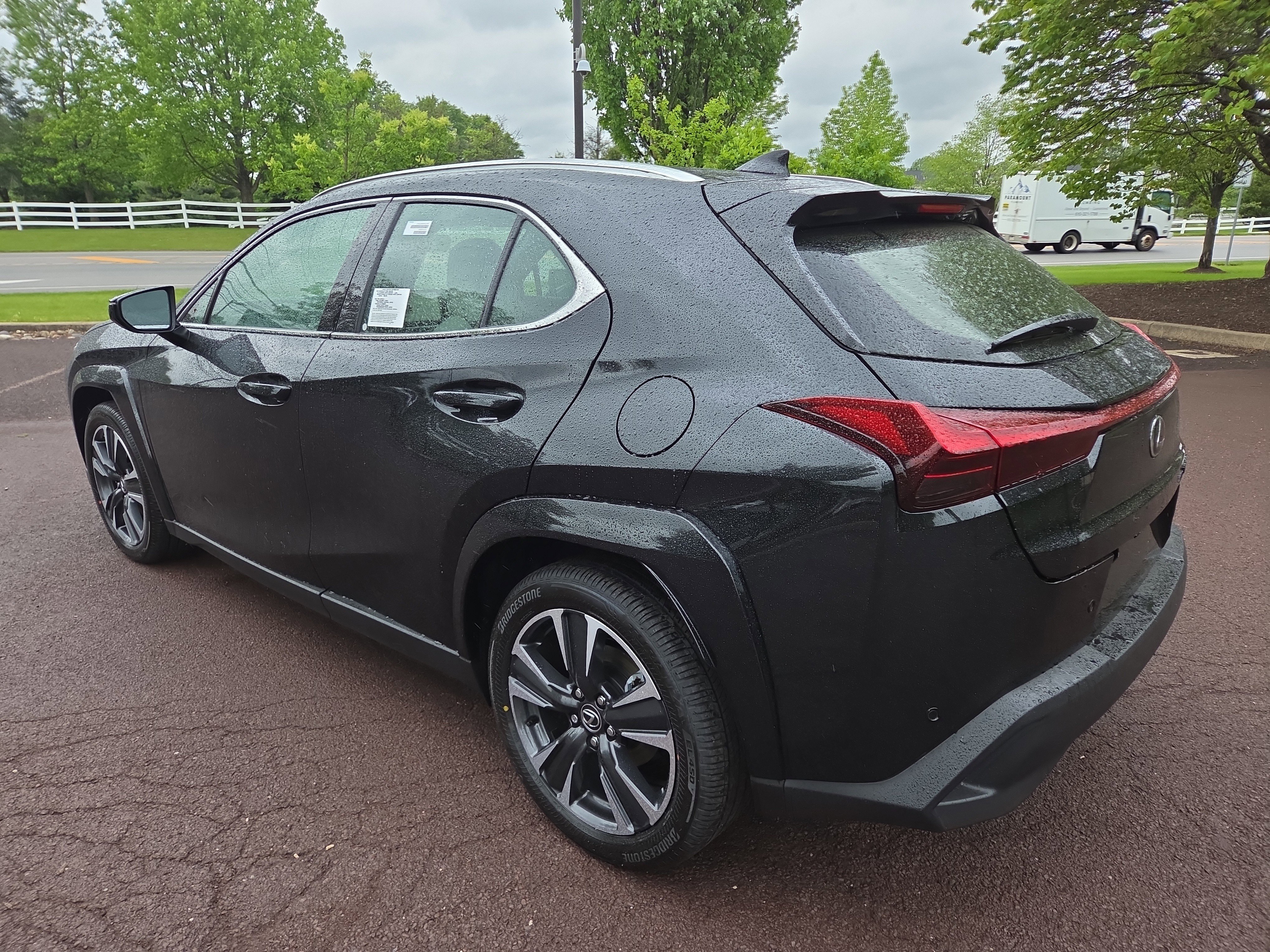 New 2025 Lexus UX 300h AWD image 4