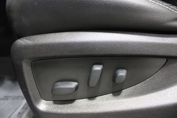 Used 2020 Chevrolet Suburban LT image 24