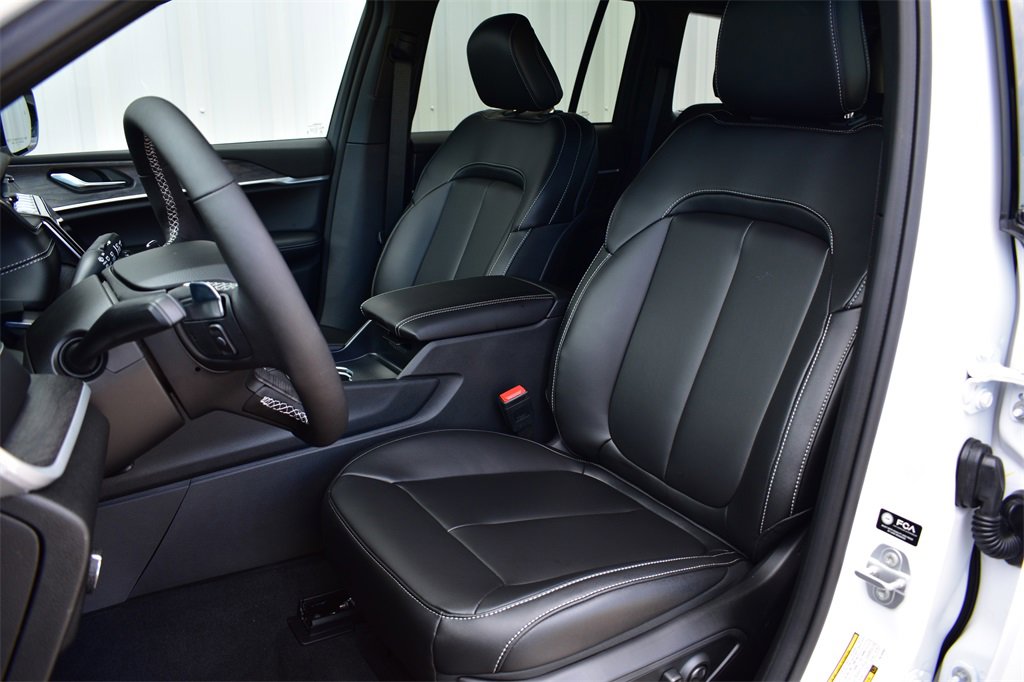 New 2024 Jeep Grand Cherokee Limited 4xe image 19