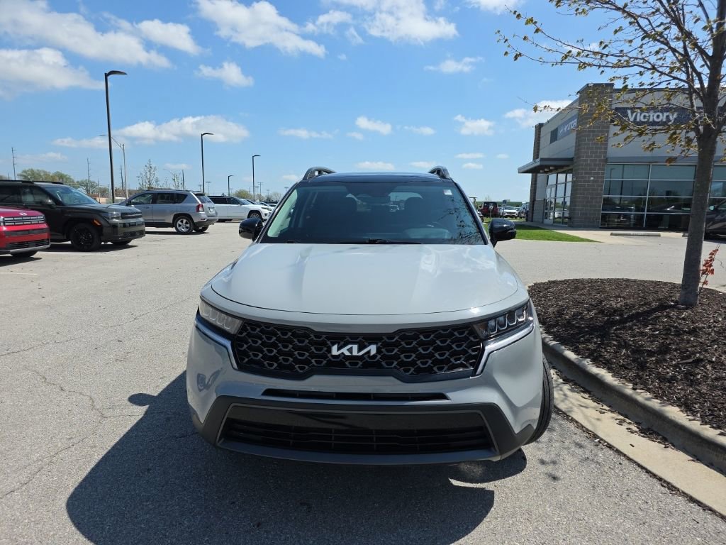 Used 2023 Kia Sorento S w/ Panoramic Sunroof Package AWD/4WD image 2