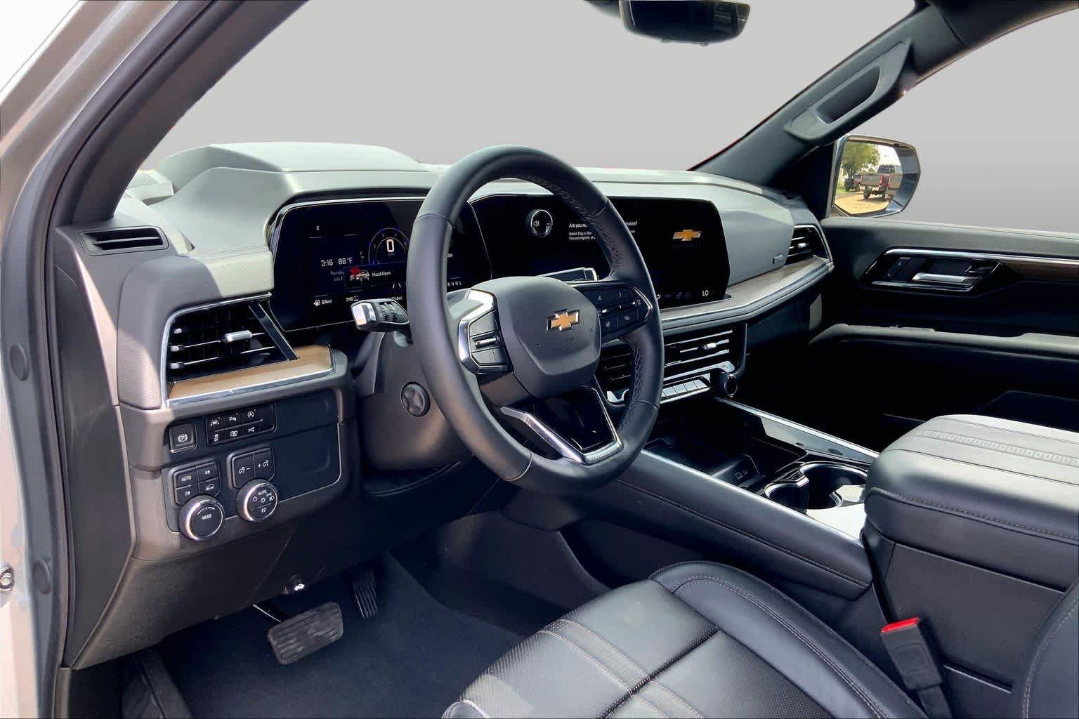 Used 2025 Chevrolet Tahoe High Country AWD/4WD image 34