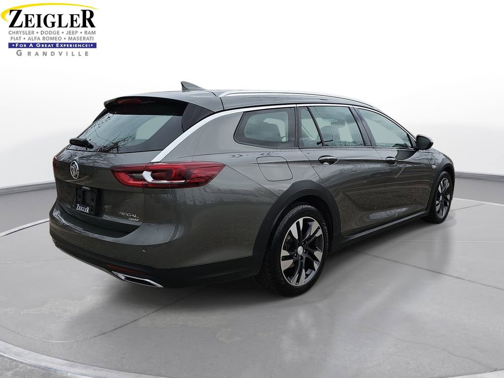 Used 2019 Buick Regal Essence w/ Driver Confidence Package I image 5