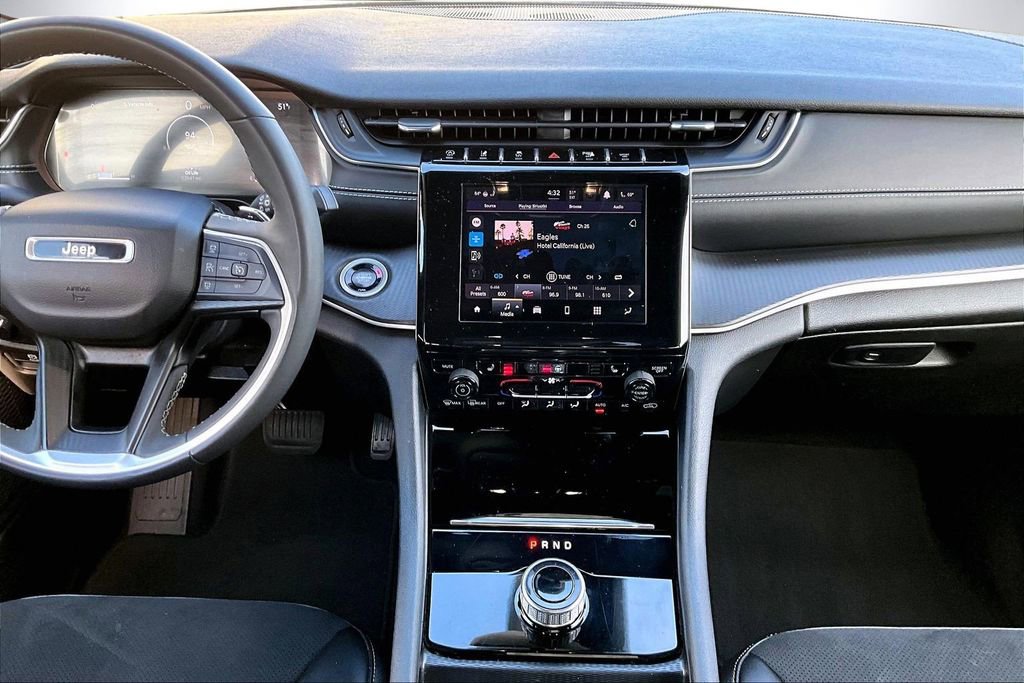 Used 2024 Jeep Grand Cherokee L Laredo image 11