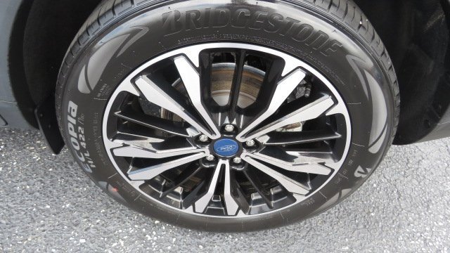 Certified 2022 Ford Escape SE w/ SE Sport Appearance Package image 30