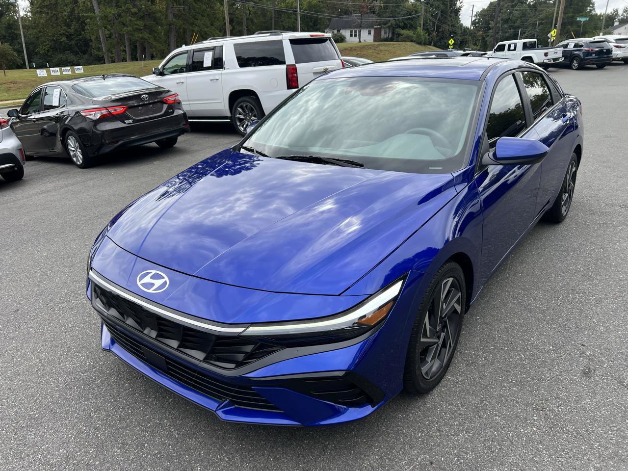 Used 2024 Hyundai Elantra SEL w/ Convenience Package FWD image 1