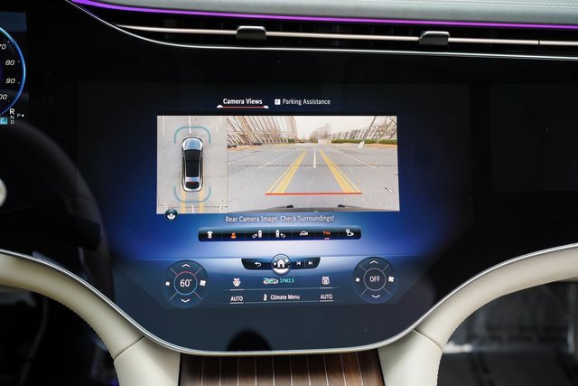 Used 2022 Mercedes-Benz EQS 580 4MATIC Sedan image 31