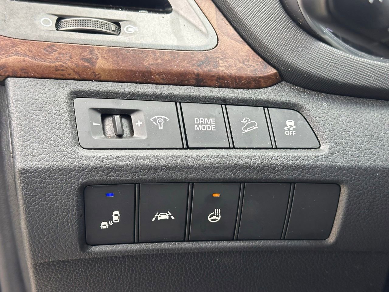 Used 2018 Hyundai Santa Fe Sport w/ 2.0T Ultimate Tech Package 05 image 29