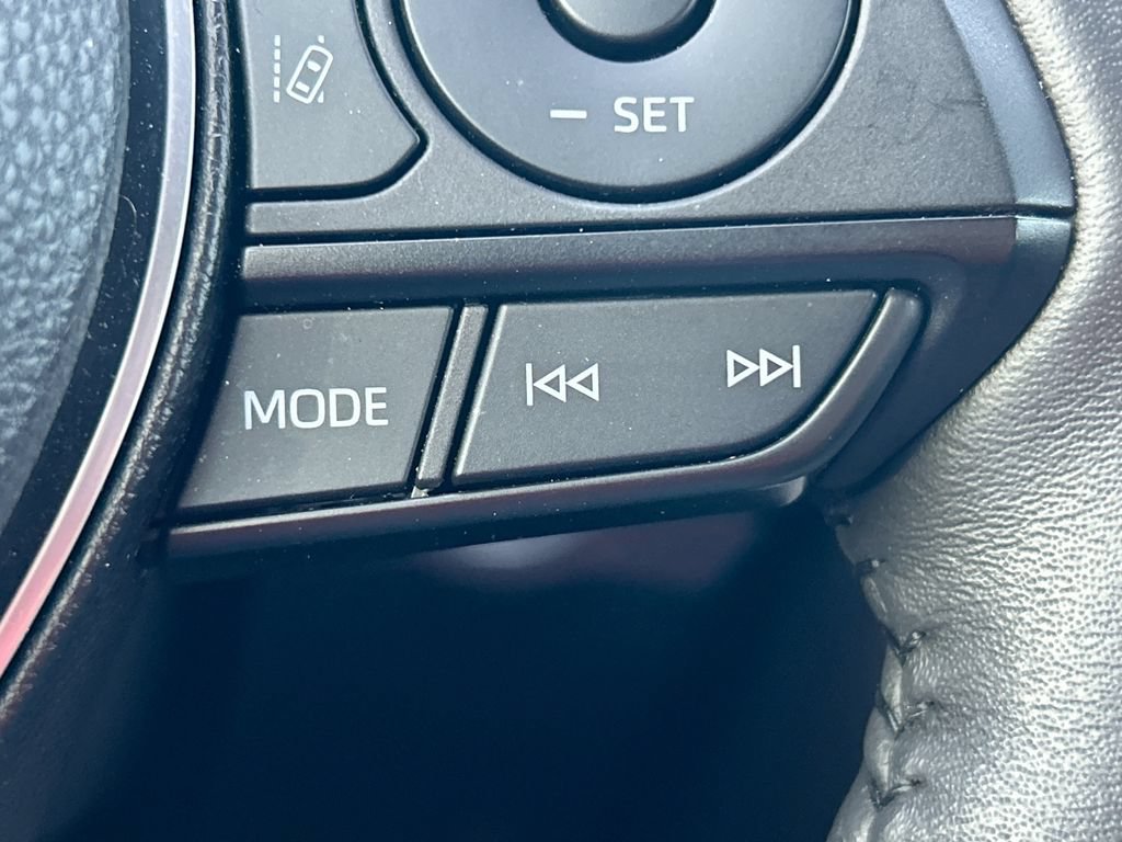 Used 2022 Toyota RAV4 XLE w/ Convenience Package AWD/4WD image 17
