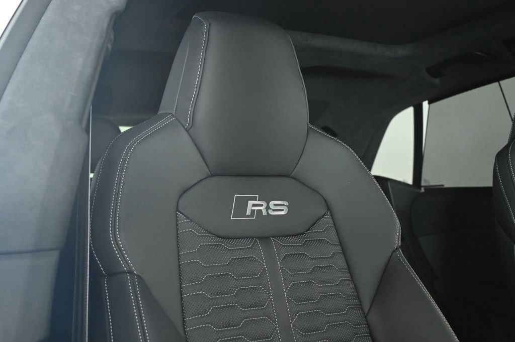 New 2025 Audi RS Q8 performance image 18