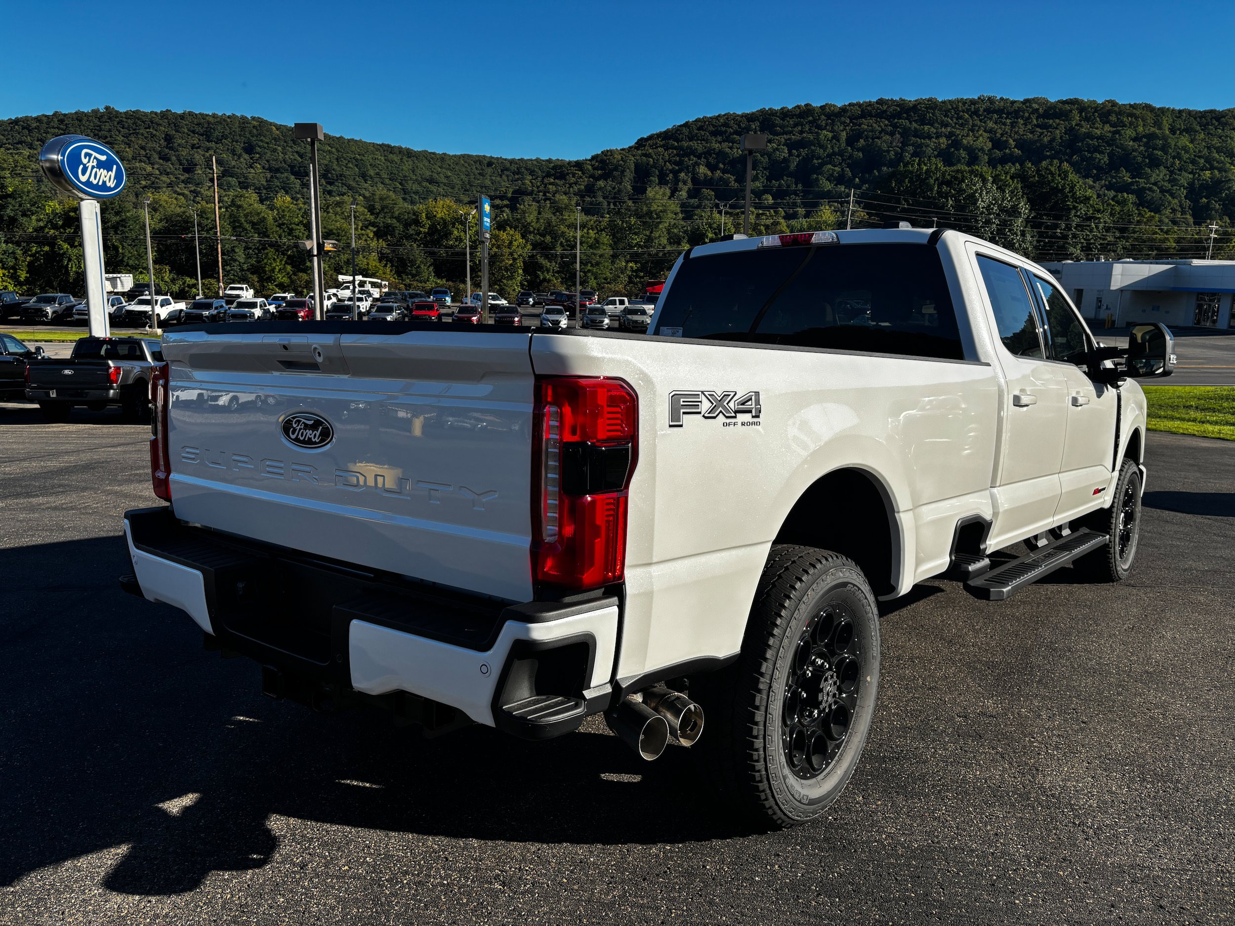 New 2027 Ford F350 Lariat w/ Black Appearance Package AWD/4WD image 5