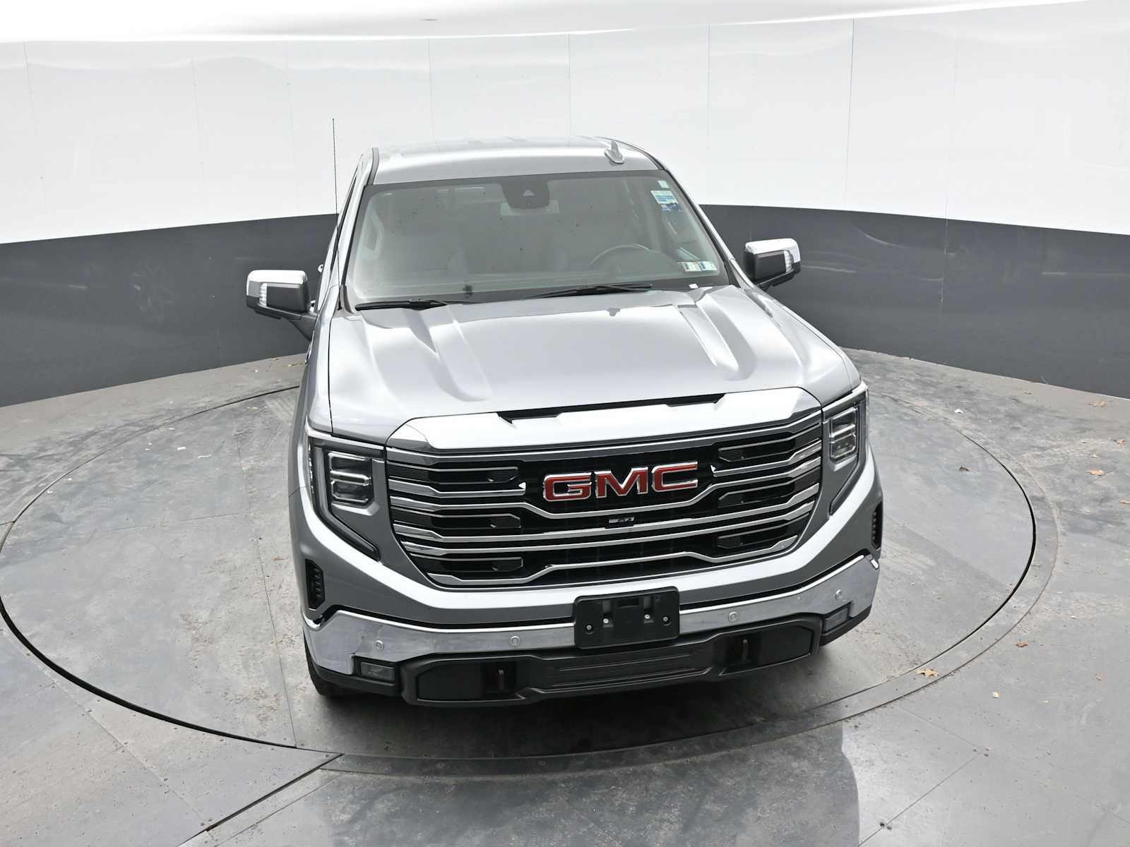Used 2024 GMC Sierra 1500 SLT w/ SLT Premium Plus Package AWD/4WD image 17