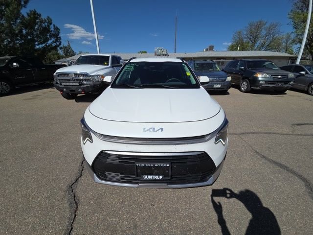 Used 2024 Kia Niro LX image 5