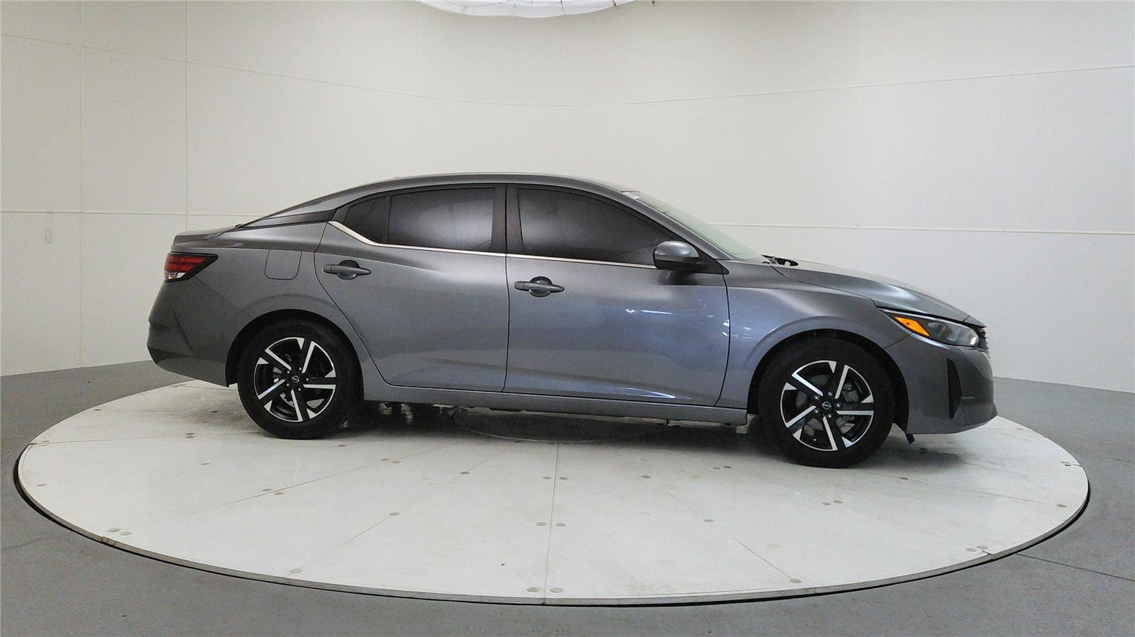 Used 2024 Nissan Sentra SV image 8