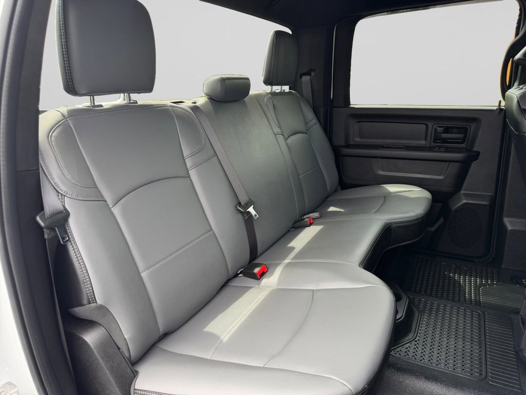 Used 2024 RAM 3500 Tradesman w/ Chrome Appearance Group AWD/4WD image 18