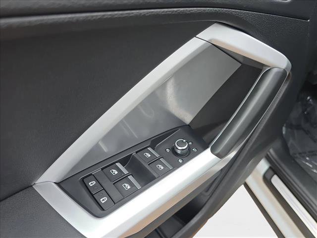 Used 2024 Audi Q3 2.0T Premium Plus w/ Premium Plus Package image 8