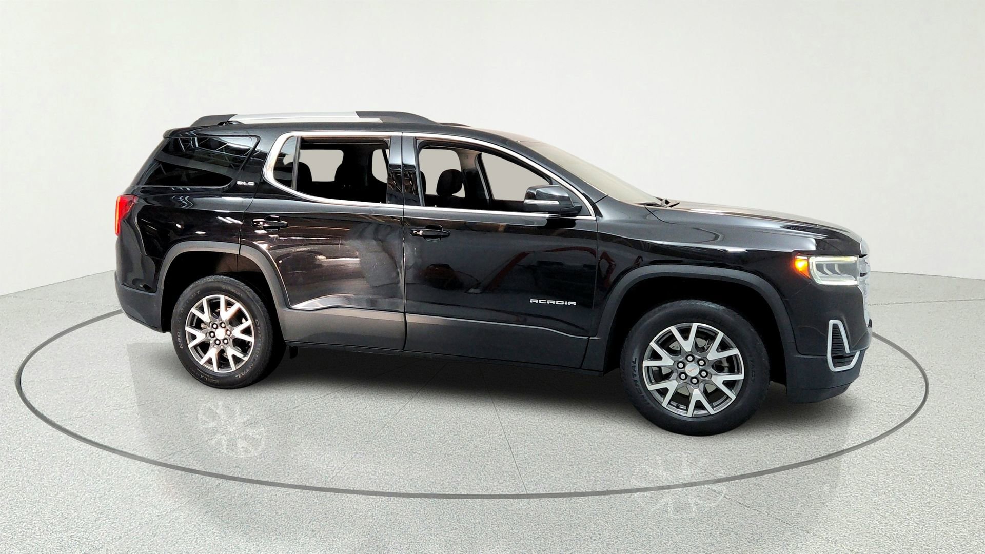 Certified 2023 GMC Acadia SLE w/ Driver Convenience Package FWD image 6
