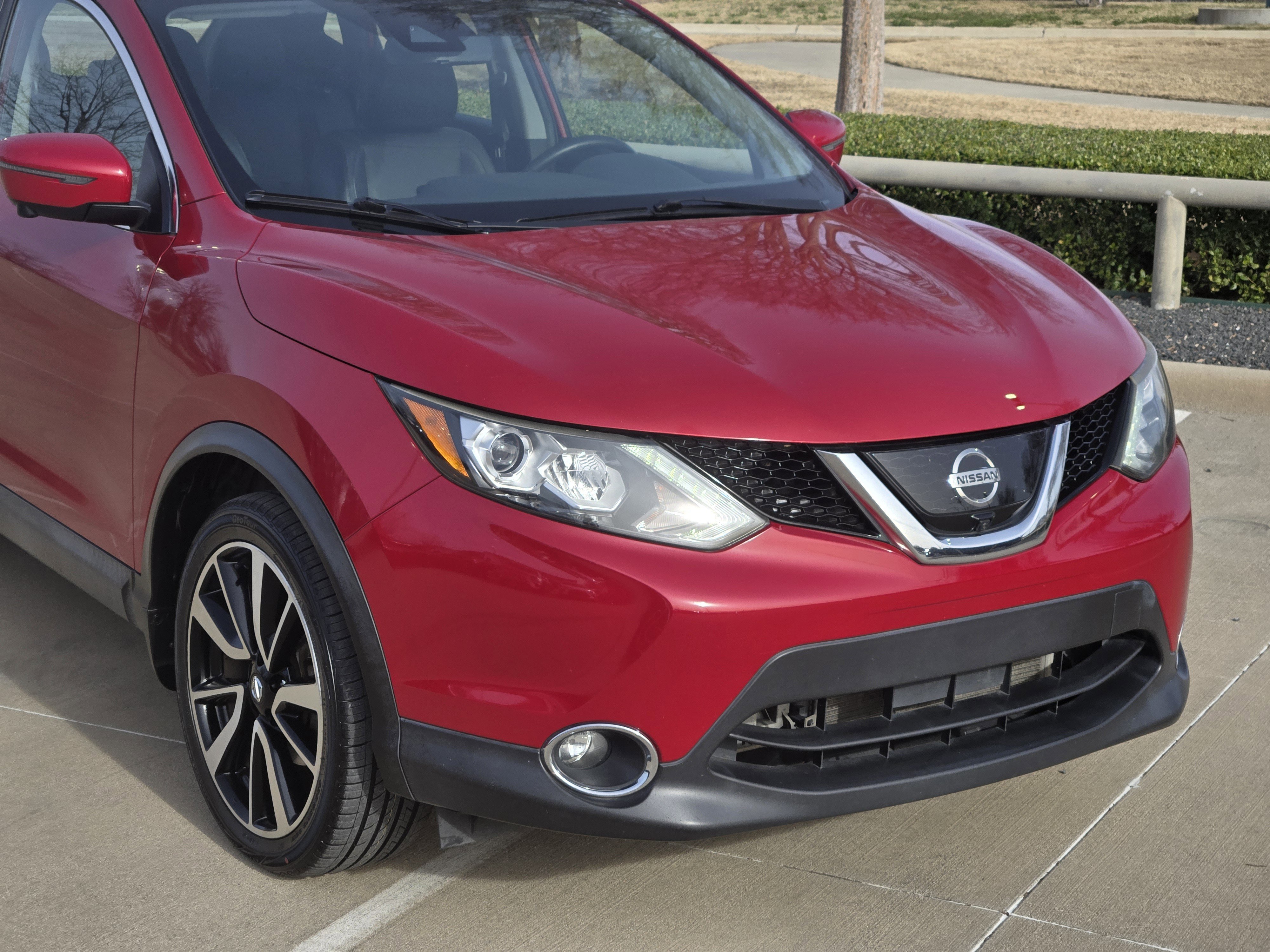 Used 2018 Nissan Rogue Sport SL w/ SL Premium Package image 7