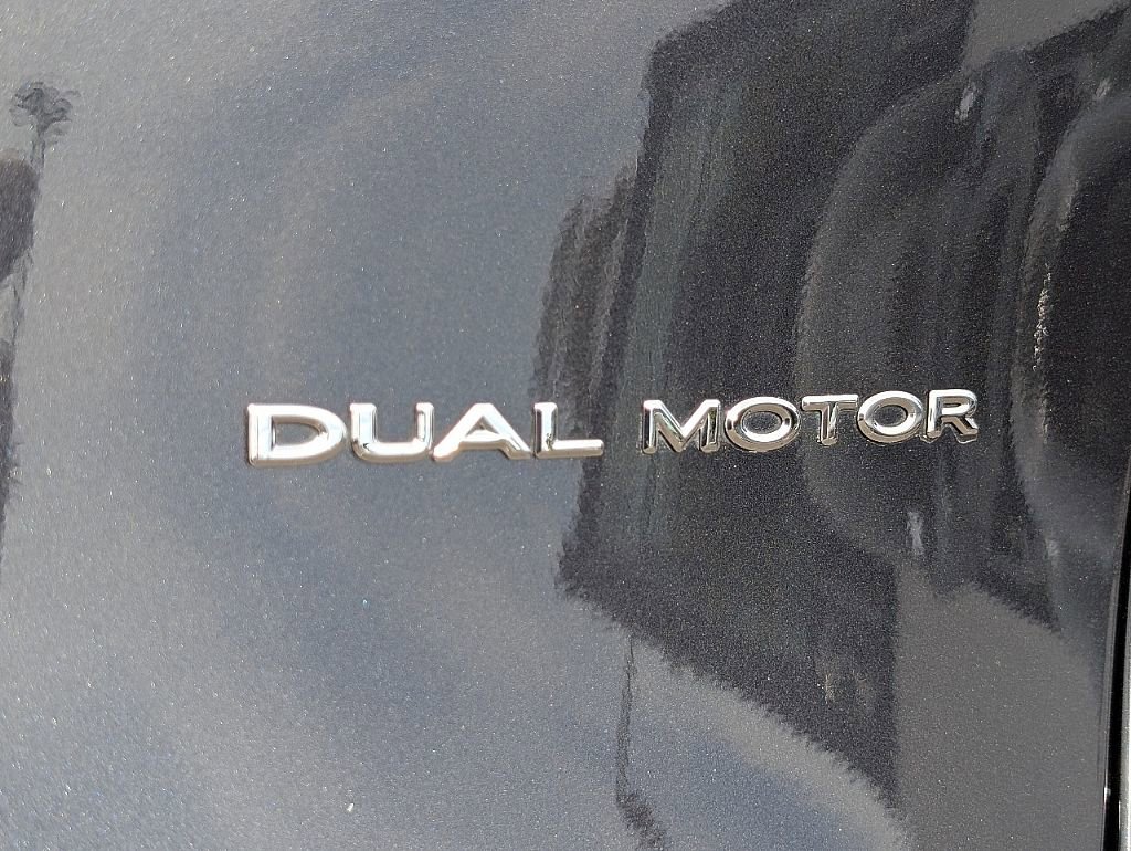 Used 2024 Tesla Model Y Long Range AWD/4WD image 13