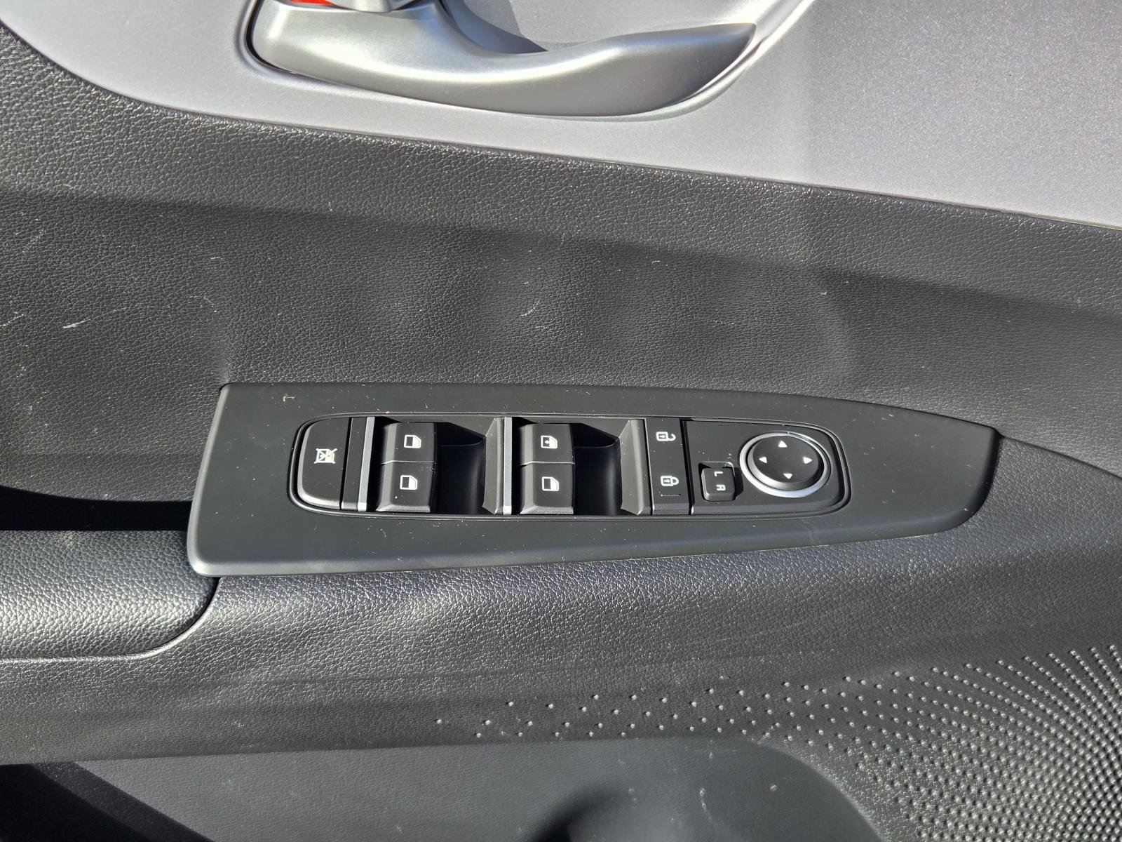 Used 2024 Kia Forte LXS w/ LXS Technology Package FWD image 19