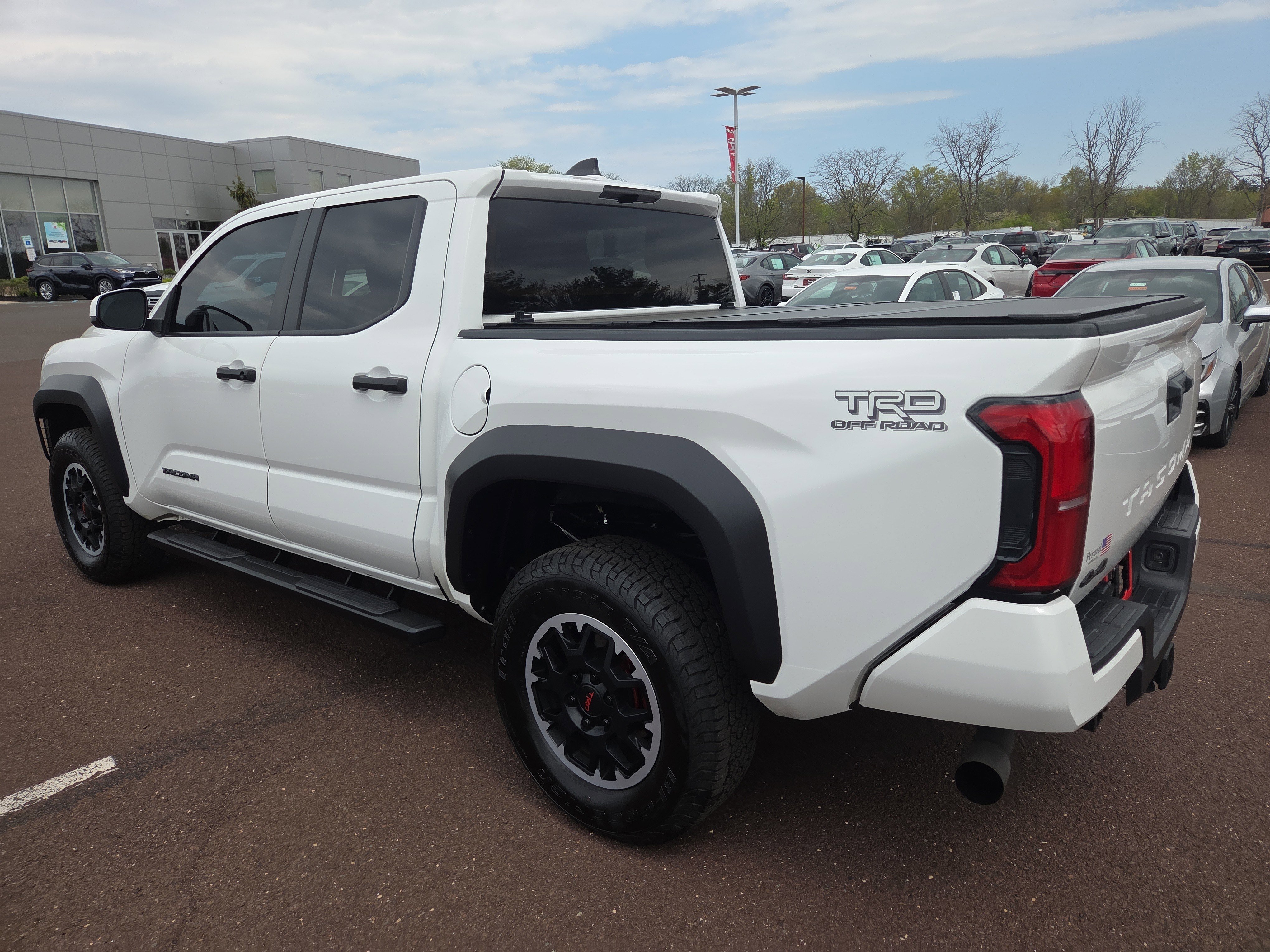 Certified 2024 Toyota Tacoma TRD Off-Road AWD/4WD image 5
