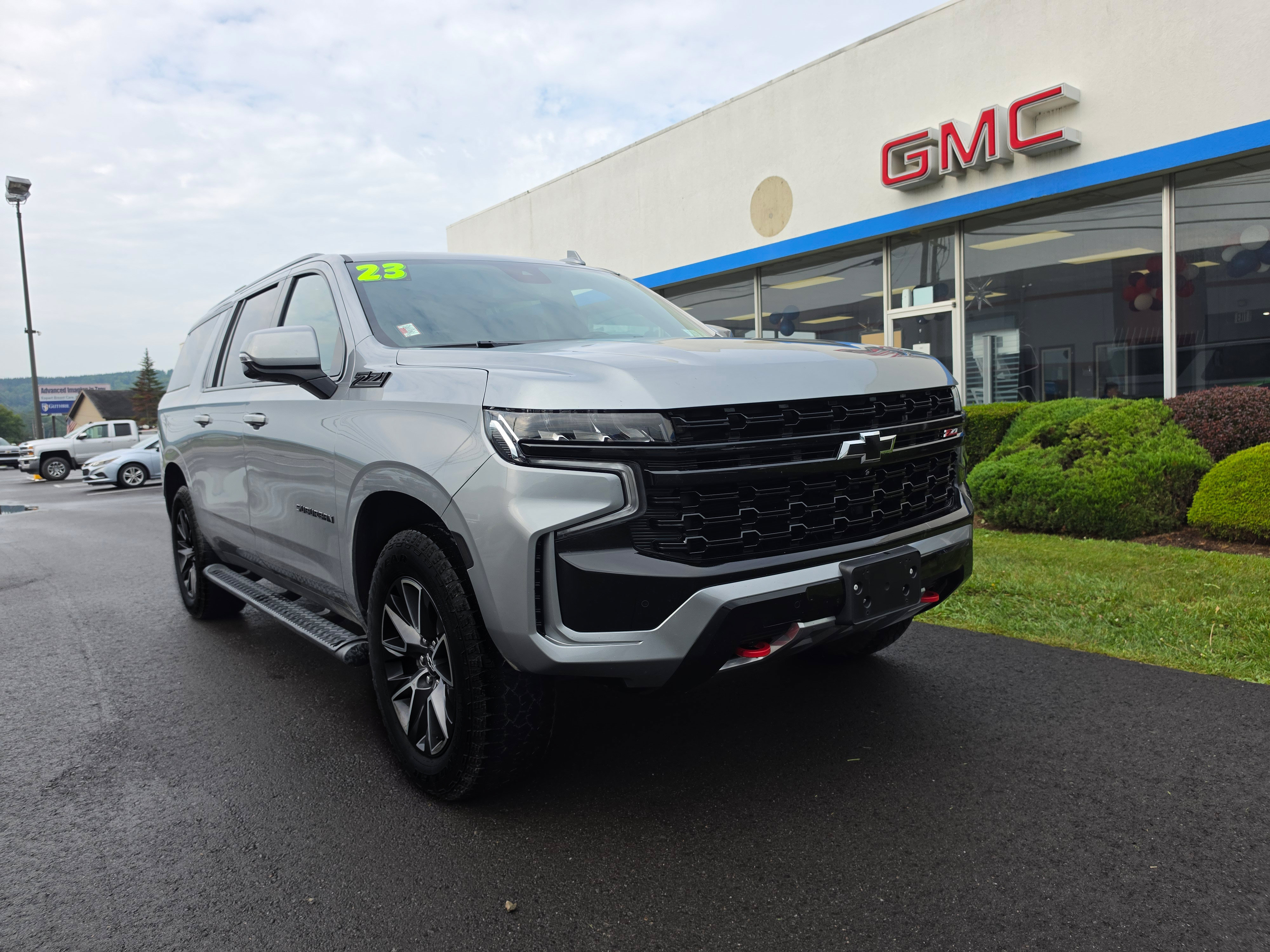 Used 2023 Chevrolet Suburban Z71 w/ Luxury Package AWD/4WD video 1