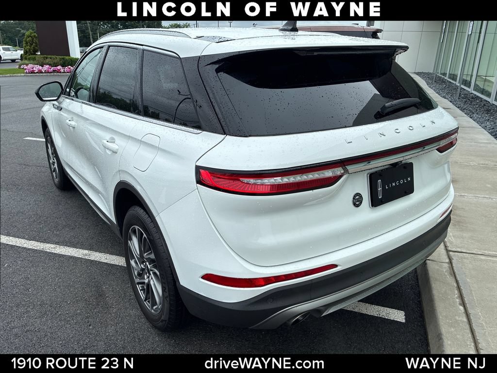 Certified 2022 Lincoln Corsair AWD w/ Equipment Group 101A image 4