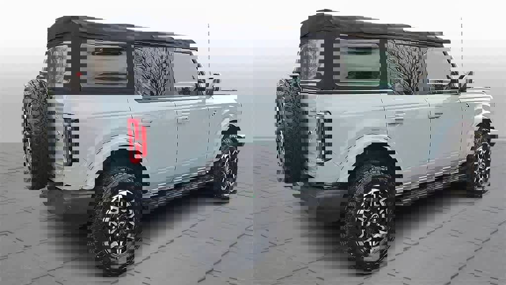 Used 2021 Ford Bronco Outer Banks image 8