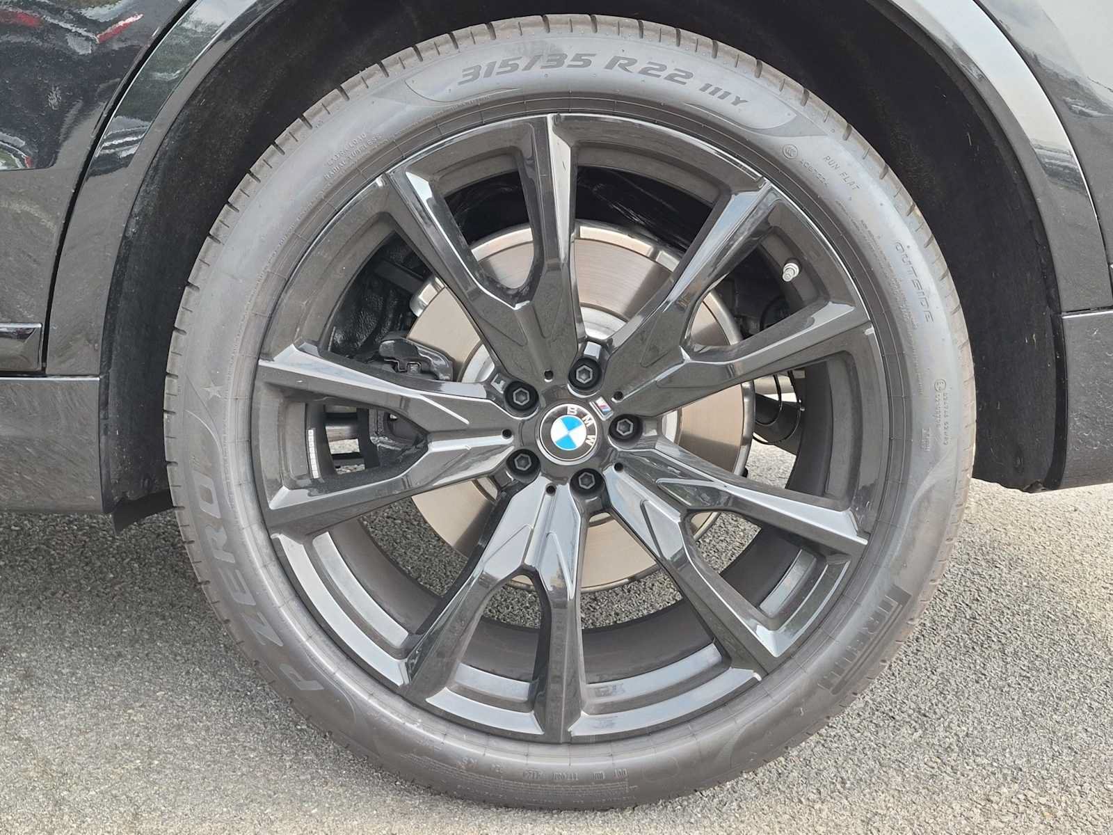 Used 2025 BMW X7 xDrive40i w/ M Sport Package AWD/4WD image 14