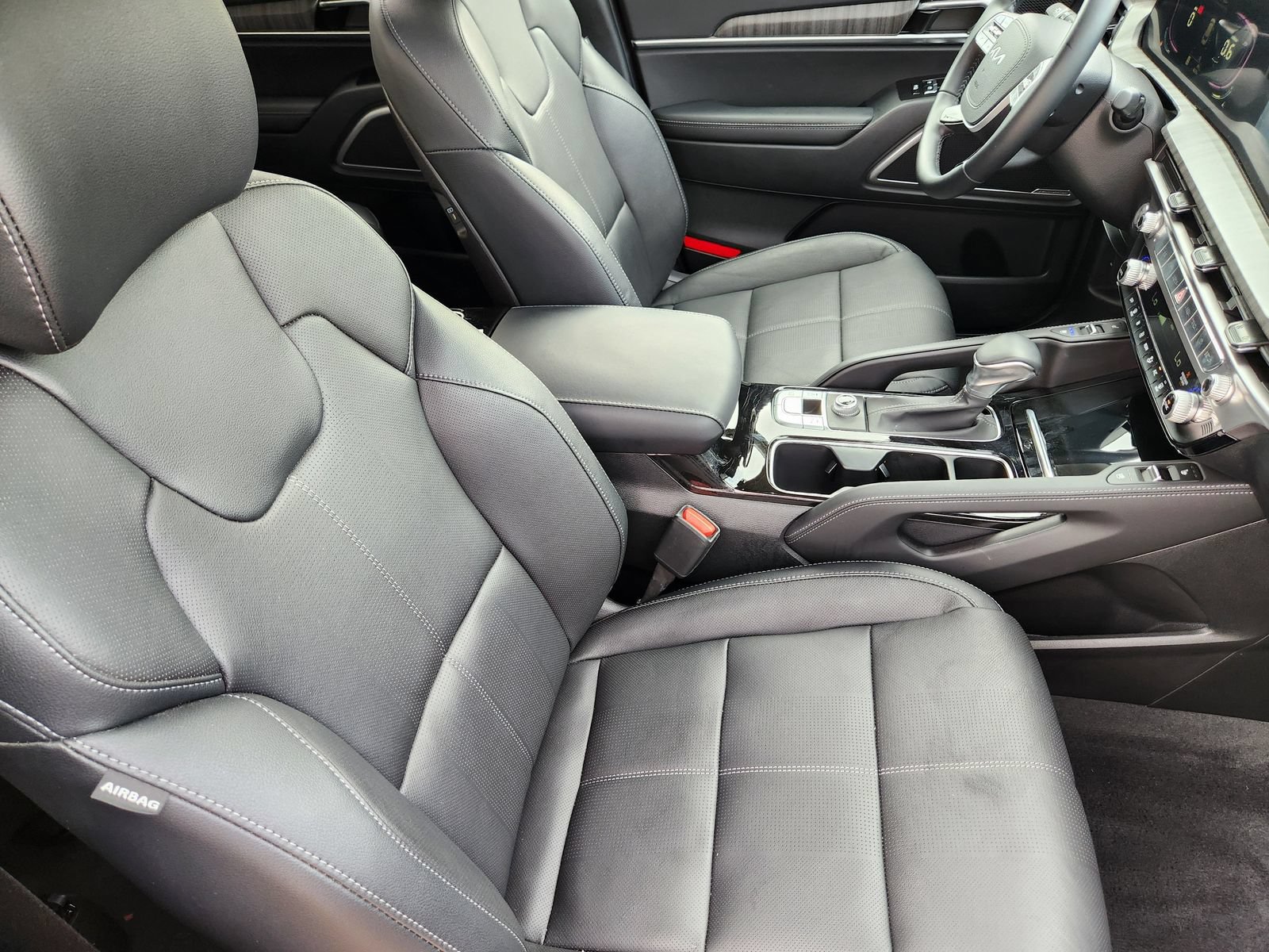 Used 2025 Kia Telluride EX w/ EX Captain's Chair Package FWD image 22