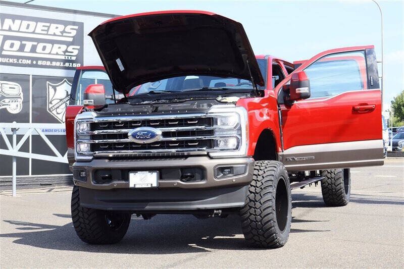 Used 2023 Ford F350 King Ranch w/ FX4 Off-Road Package AWD/4WD image 36