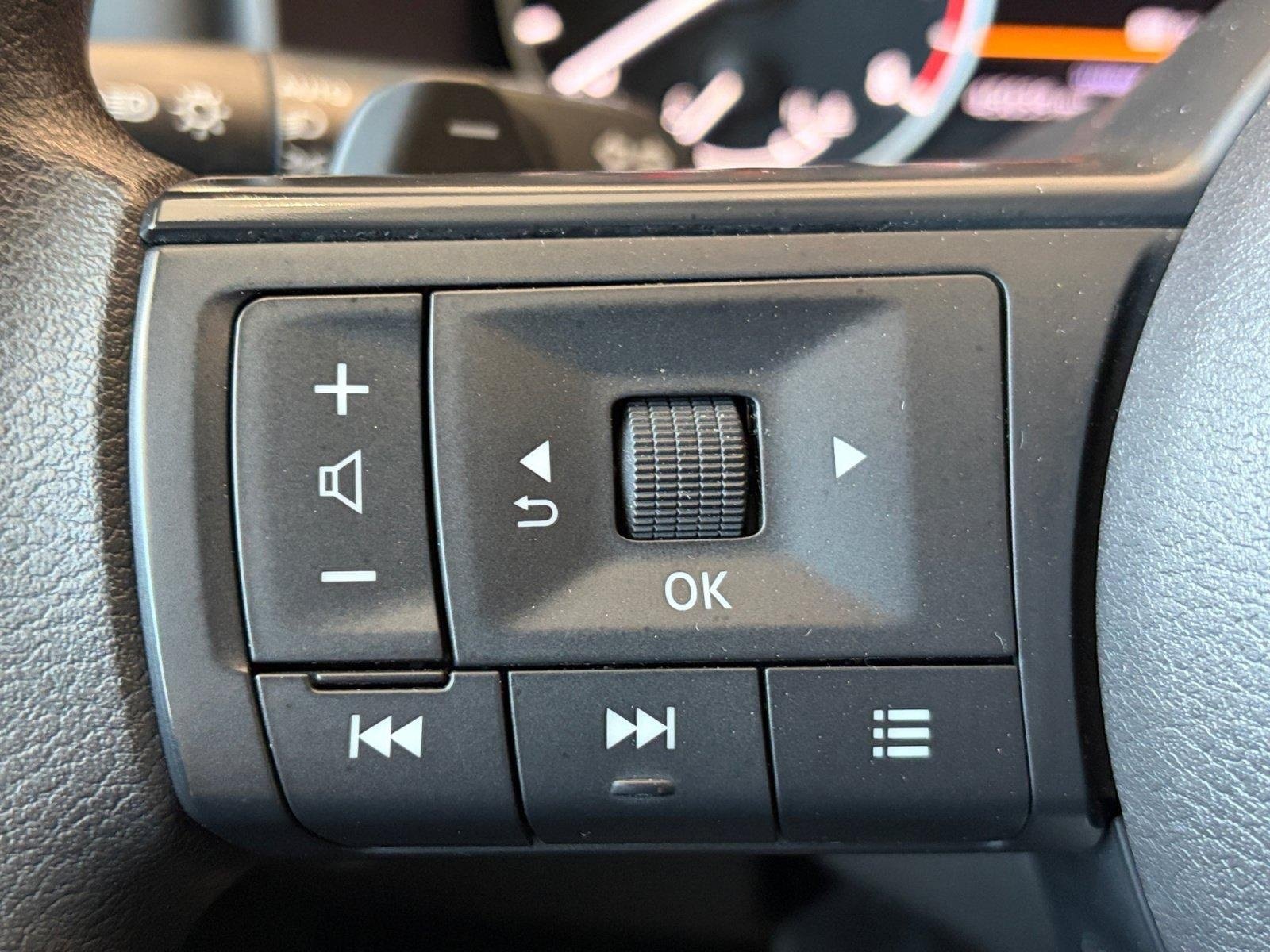 Used 2023 Nissan Rogue S FWD image 29