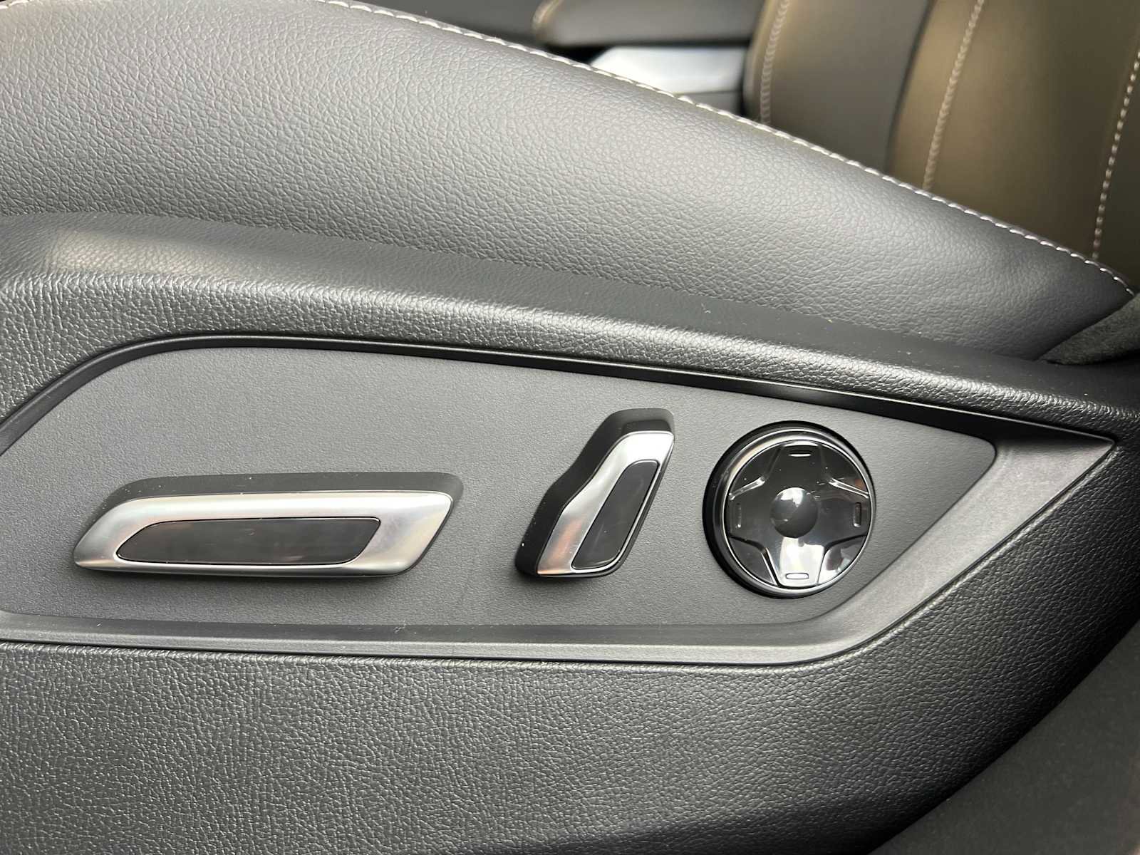 New 2026 Acura RDX SH-AWD image 14