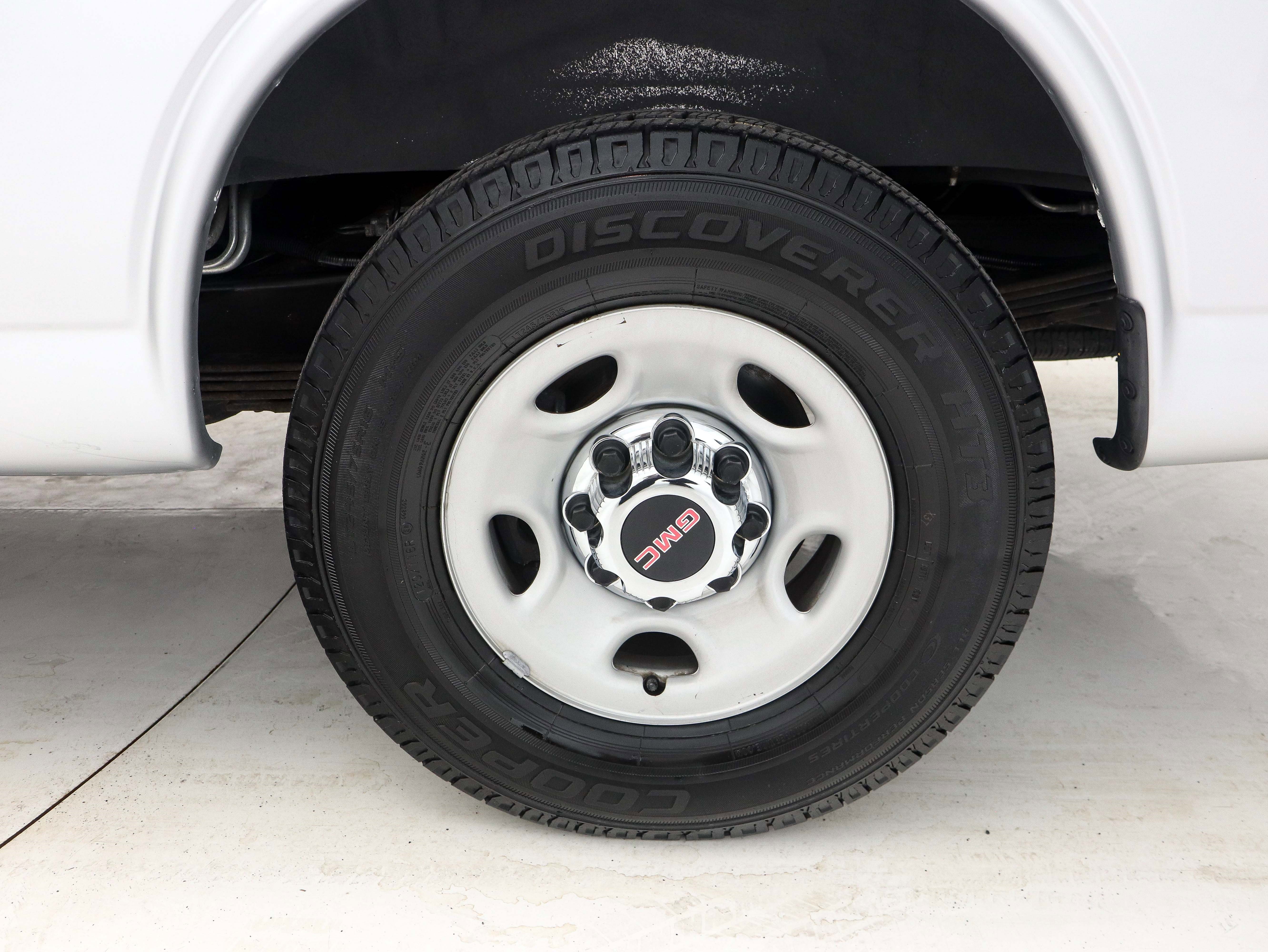 Used 2017 GMC Savana 3500 LT w/ LT Preferred Equipment Group image 27