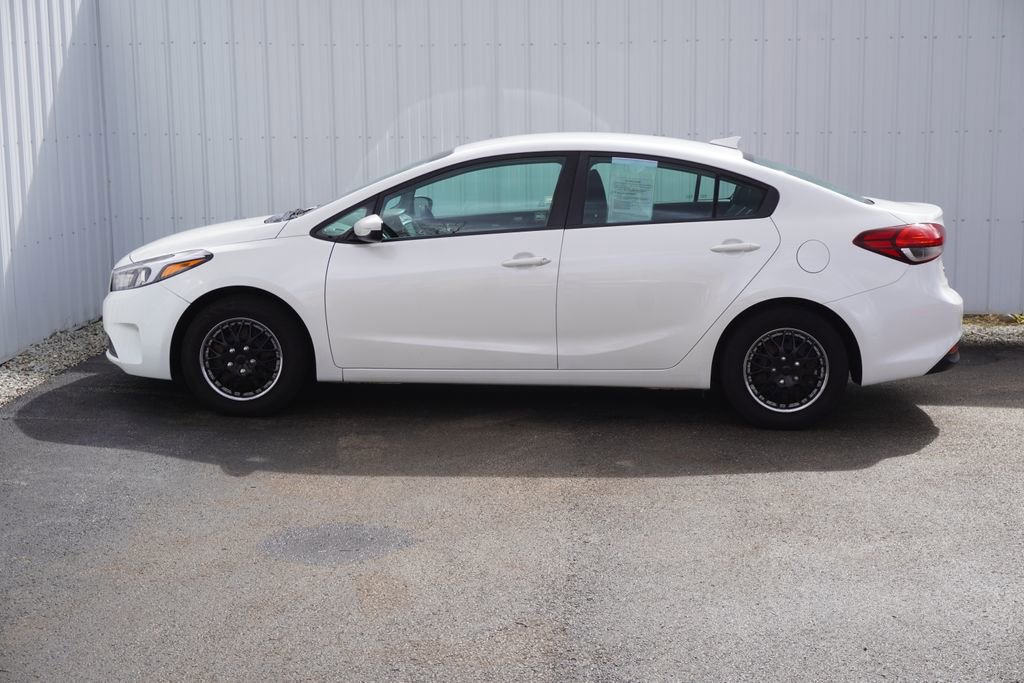 Used 2018 Kia Forte LX w/ LX Popular Package image 3