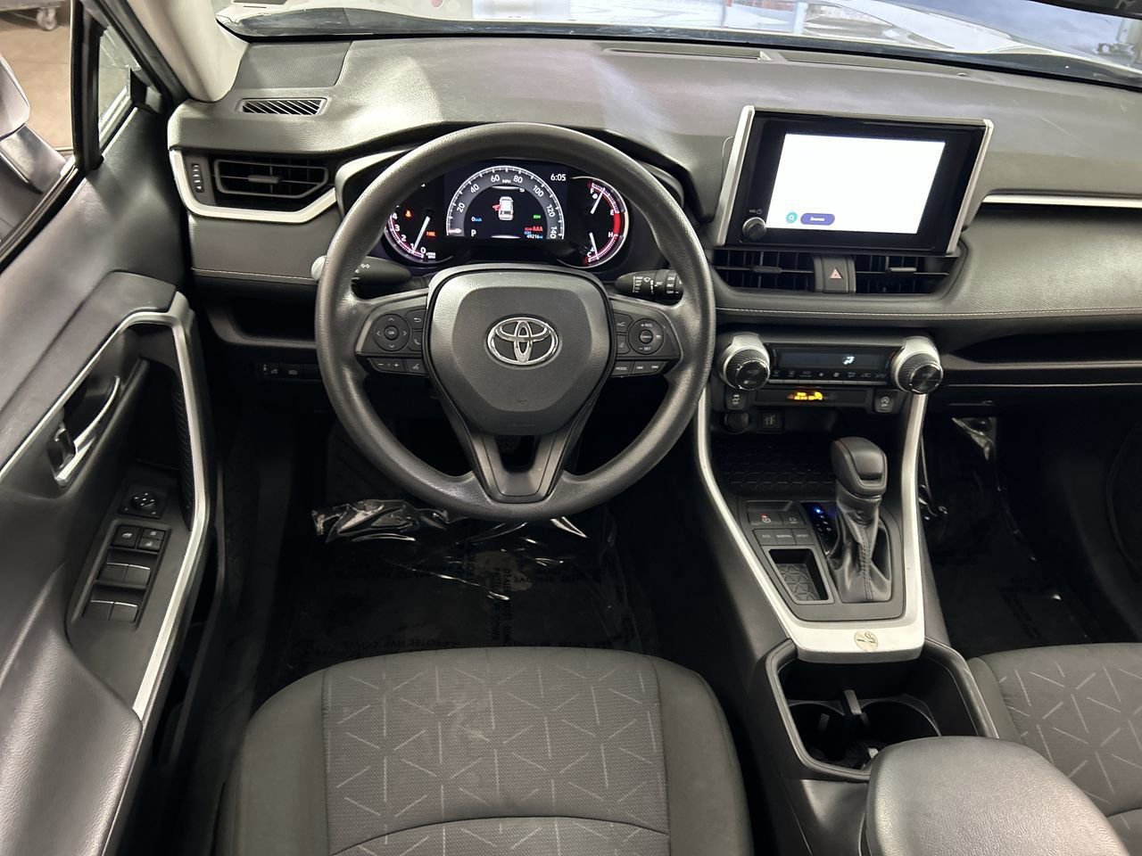 Used 2024 Toyota RAV4 XLE image 21