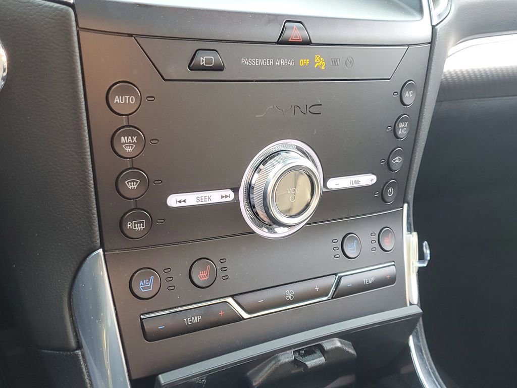 Used 2020 Ford Edge Titanium w/ Equipment Group 301A image 23