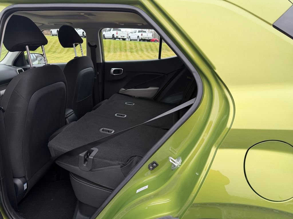 Certified 2022 Hyundai Venue SEL image 25