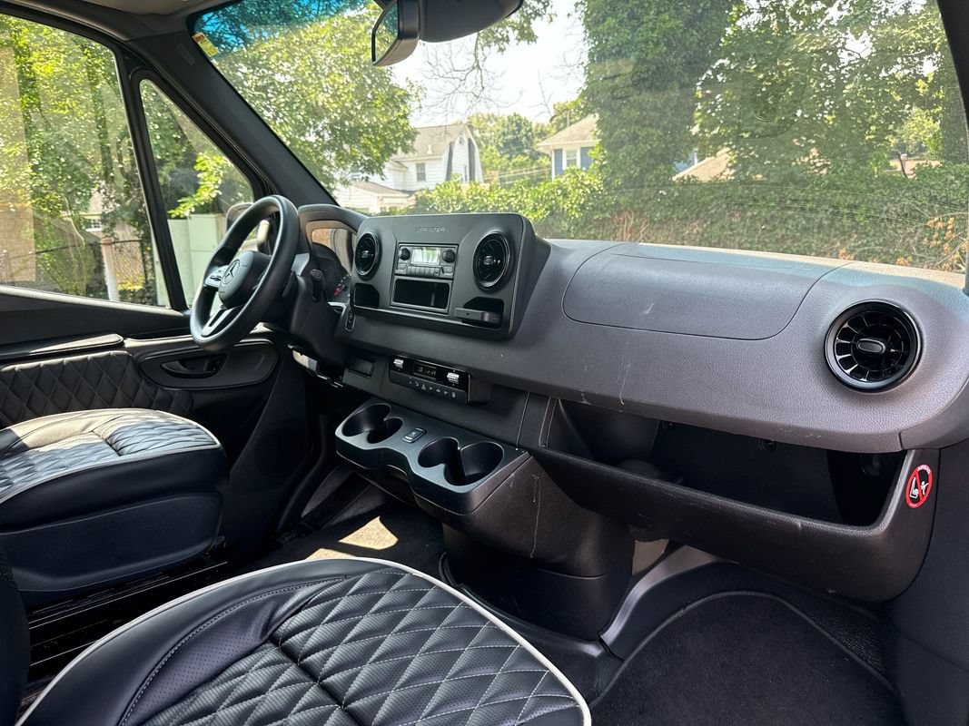 Used 2021 Mercedes-Benz Sprinter 3500 image 16