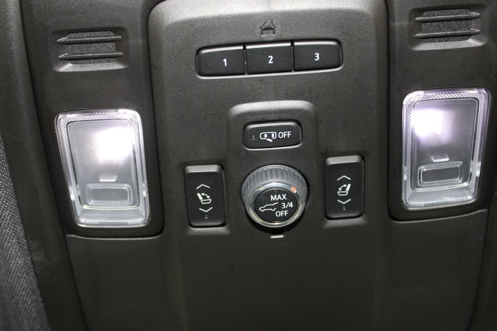 Used 2024 Chevrolet Suburban Premier AWD/4WD image 55