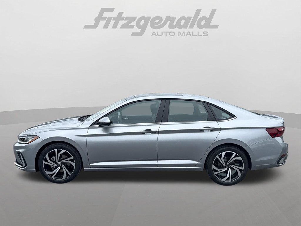New 2027 Volkswagen Jetta SEL FWD image 3