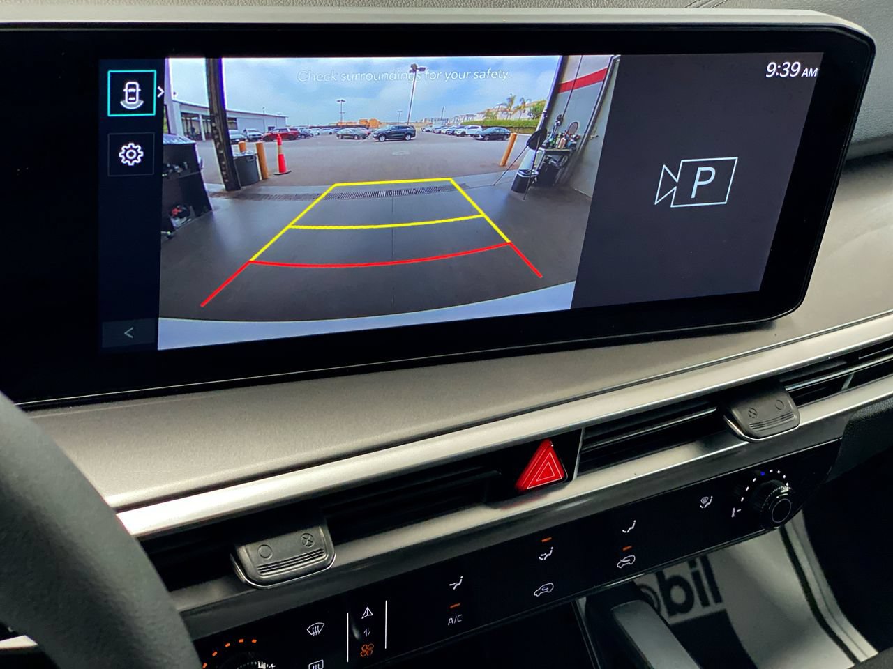 Certified 2025 Kia Sorento LX FWD image 25