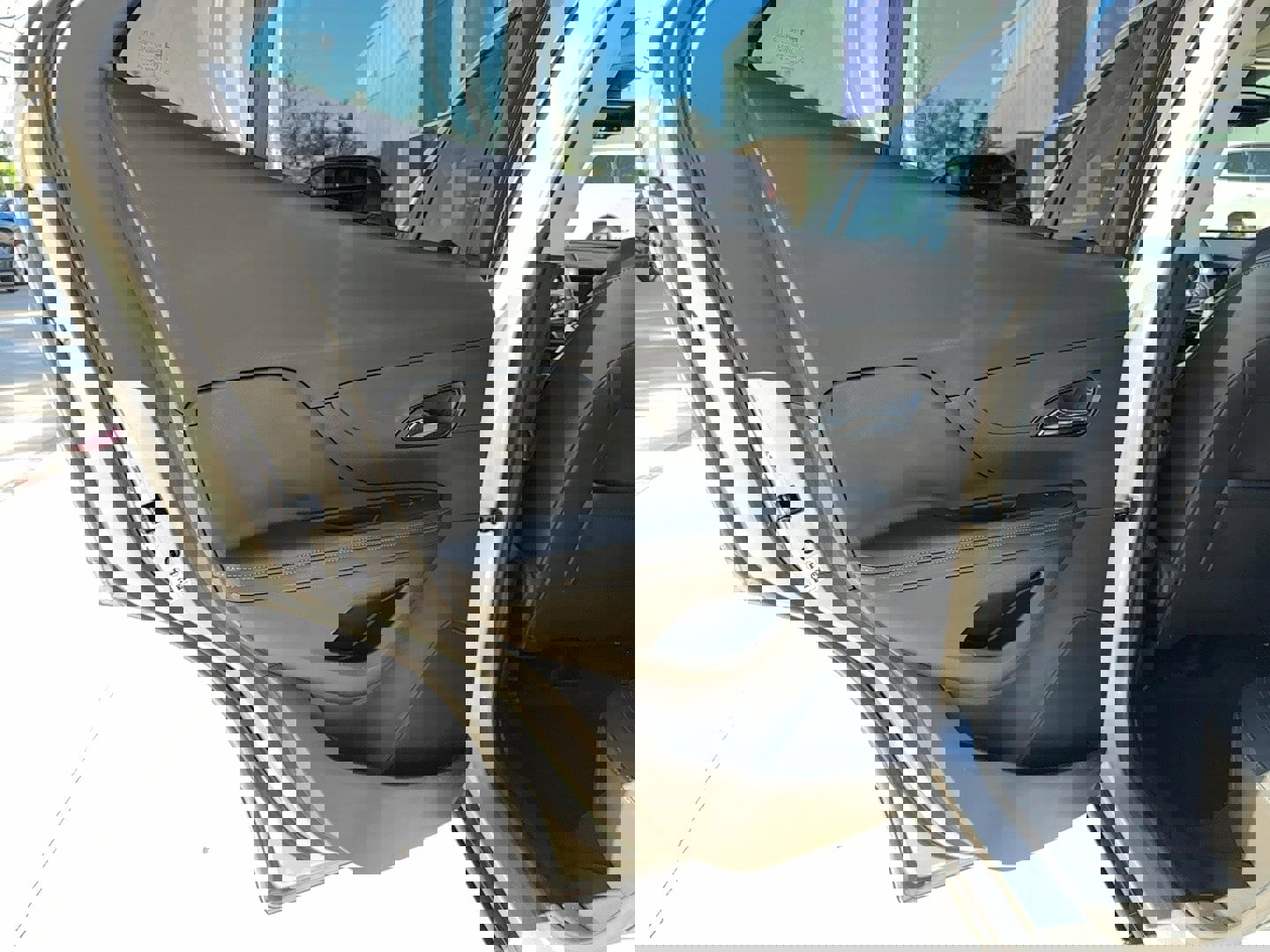 Used 2019 Buick Encore Preferred w/ Safety Package image 12