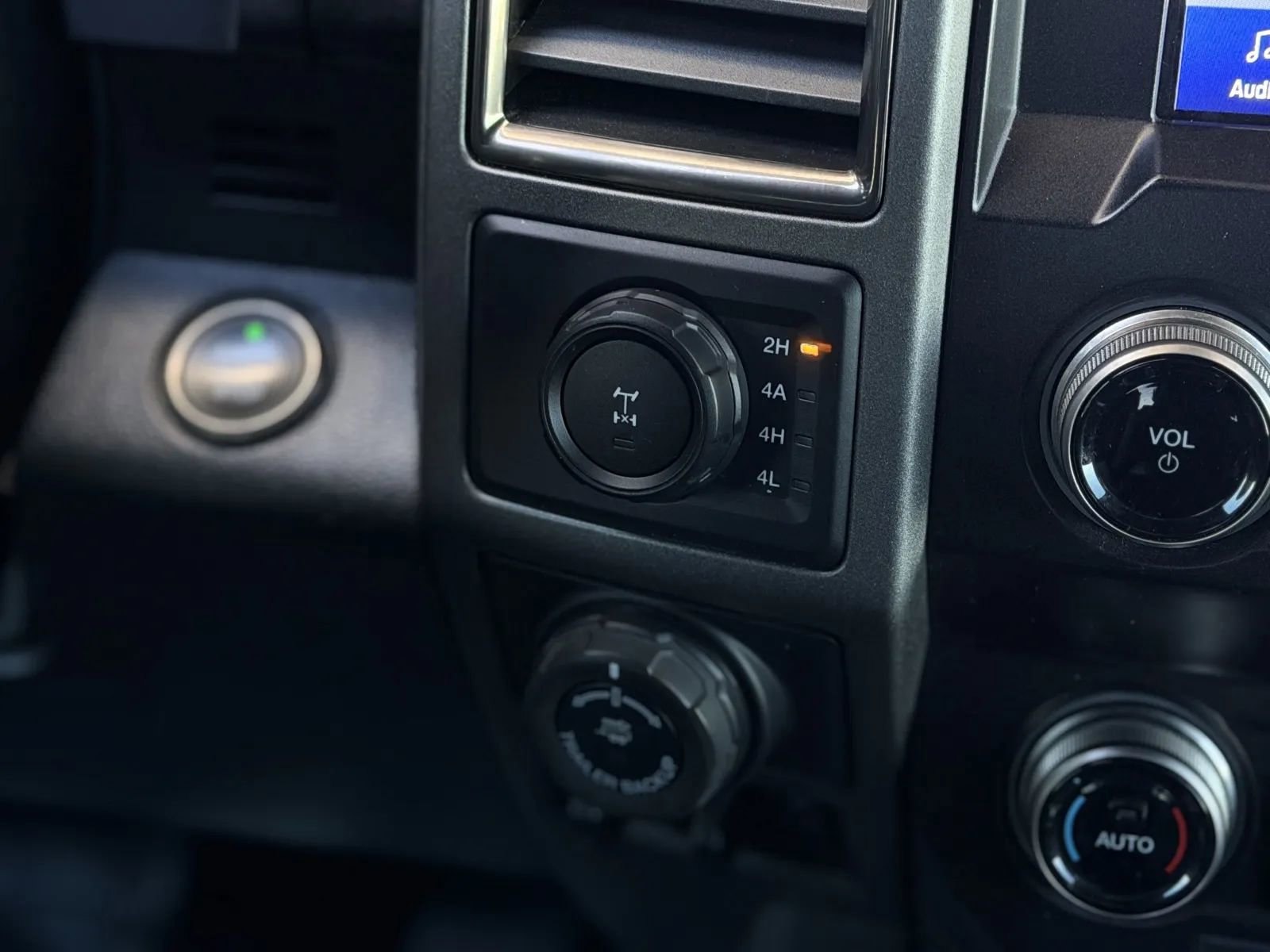 Used 2020 Ford F150 Raptor w/ Equipment Group 802A Luxury image 30