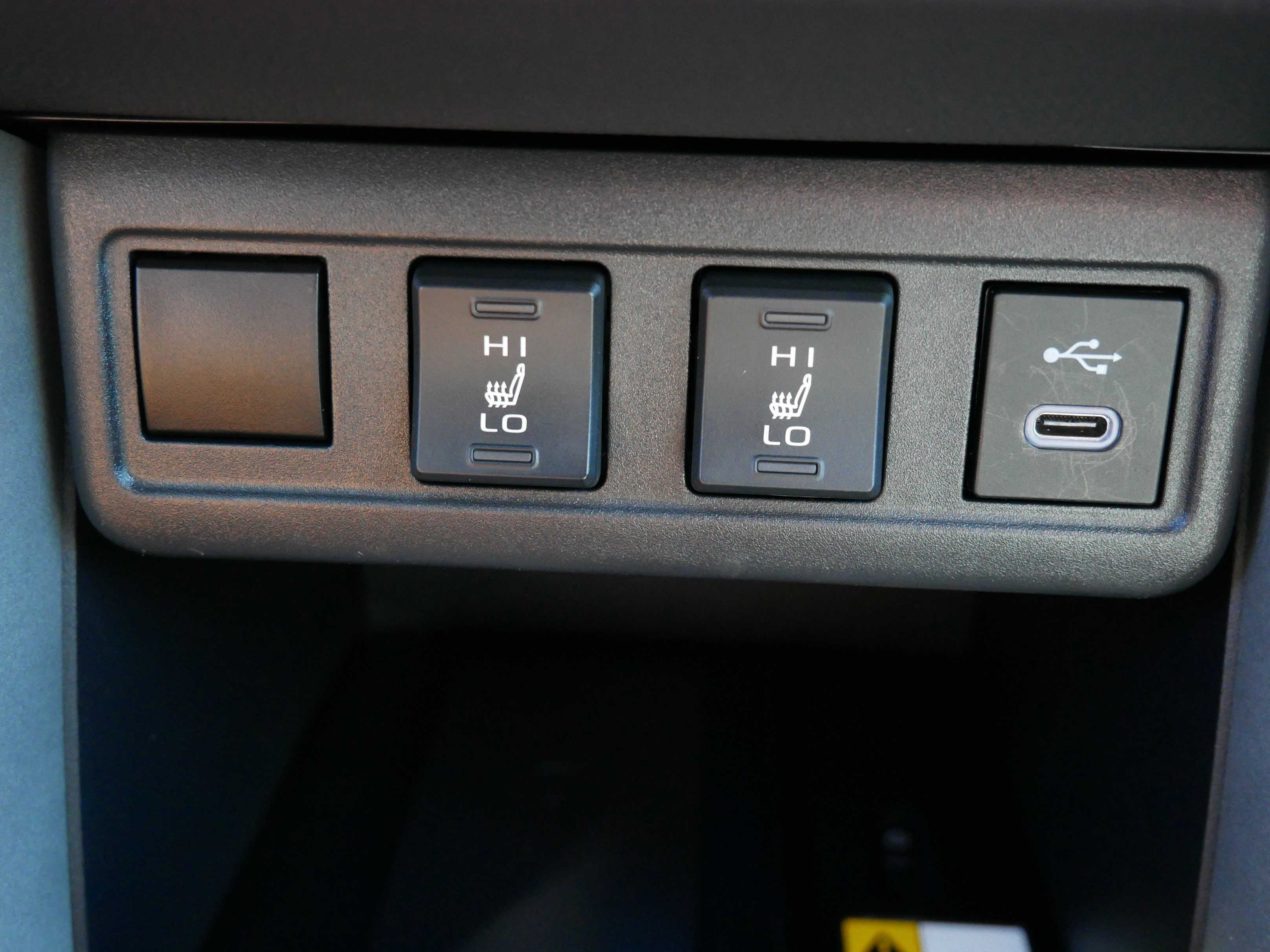 Used 2023 Toyota Corolla Cross XSE w/ Convenience Package image 29