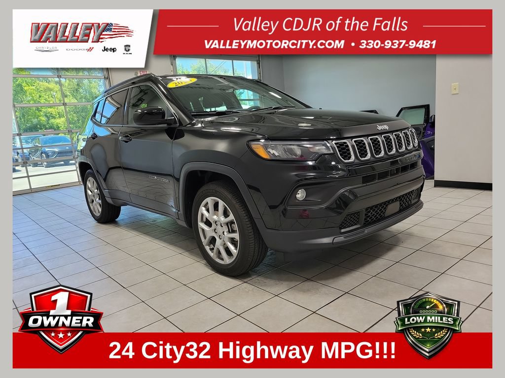 Used 2024 Jeep Compass Latitude AWD/4WD image 1