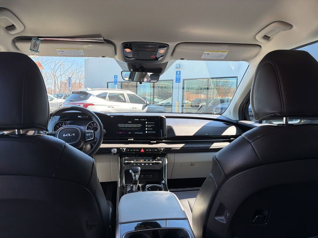 Certified 2024 Kia Carnival EX image 22